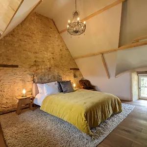 Maison Typique Bretonne Avec Toit De Chaume Hébergement de vacances Camors