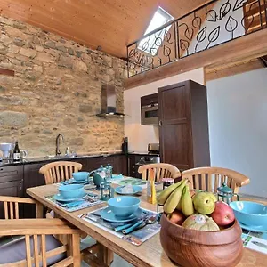 Maison Bleue Hébergement de vacances Plougrescant